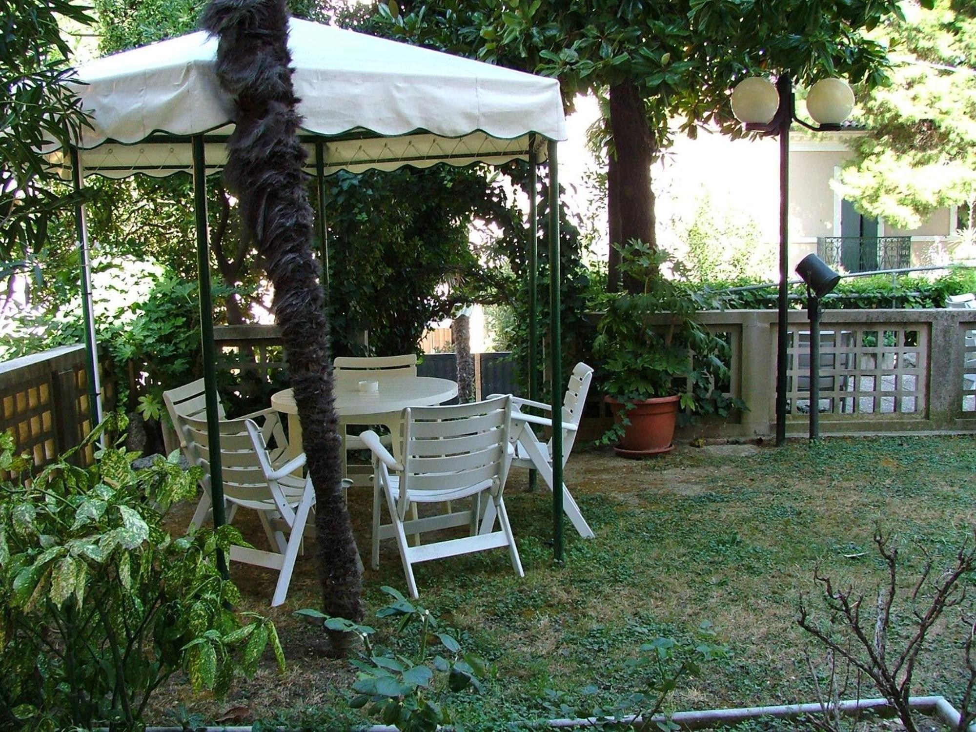 Hotel Torretta Cattolica Exterior photo